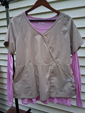 Koi Women’s Long Sleeve Scrub Top NWT-Defects